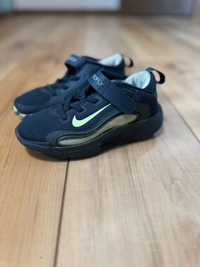 Toddler Size 11 Nike Basketball Shoes Navy